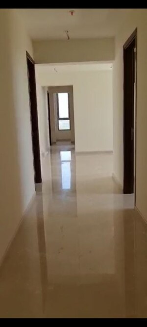 Room in 3 BHK Apartment at Piramal Vaikunth, Balkum Pada – for Sale