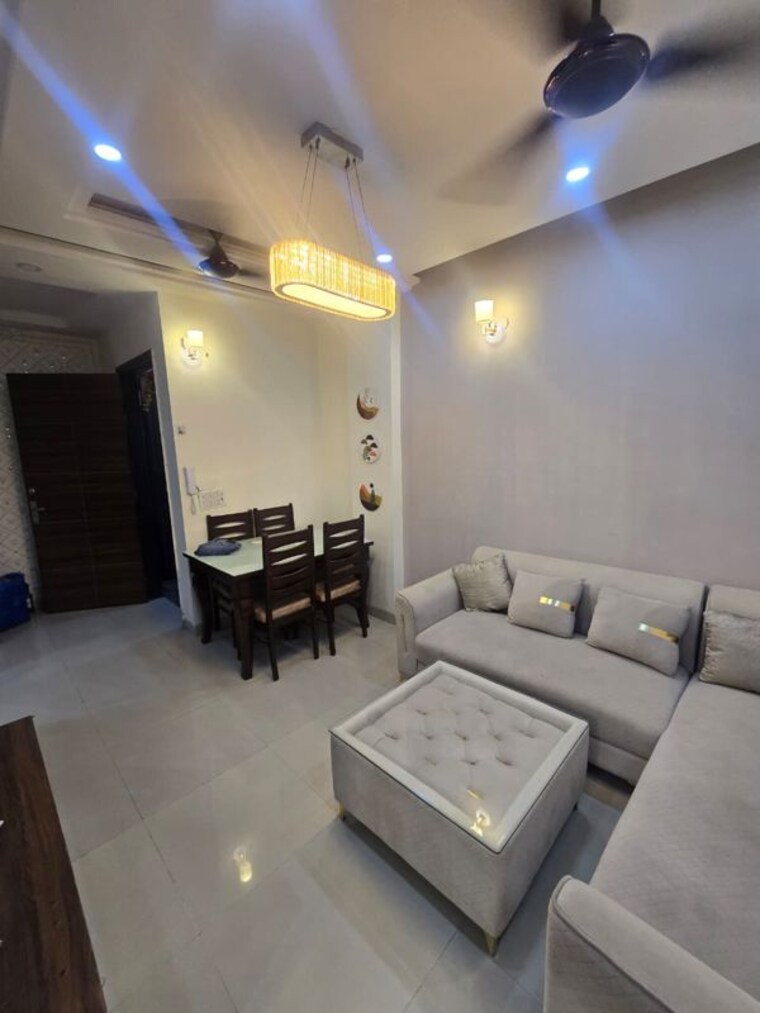 Living Room, dwarka mor 3 Bedroom 1000 Sq.Ft. Builder Floor In Dwarka Mor Delhi 10457975