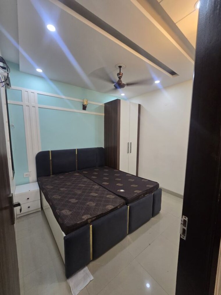 Team Area, dwarka mor 3 Bedroom 1000 Sq.Ft. Builder Floor In Dwarka Mor Delhi 10457975