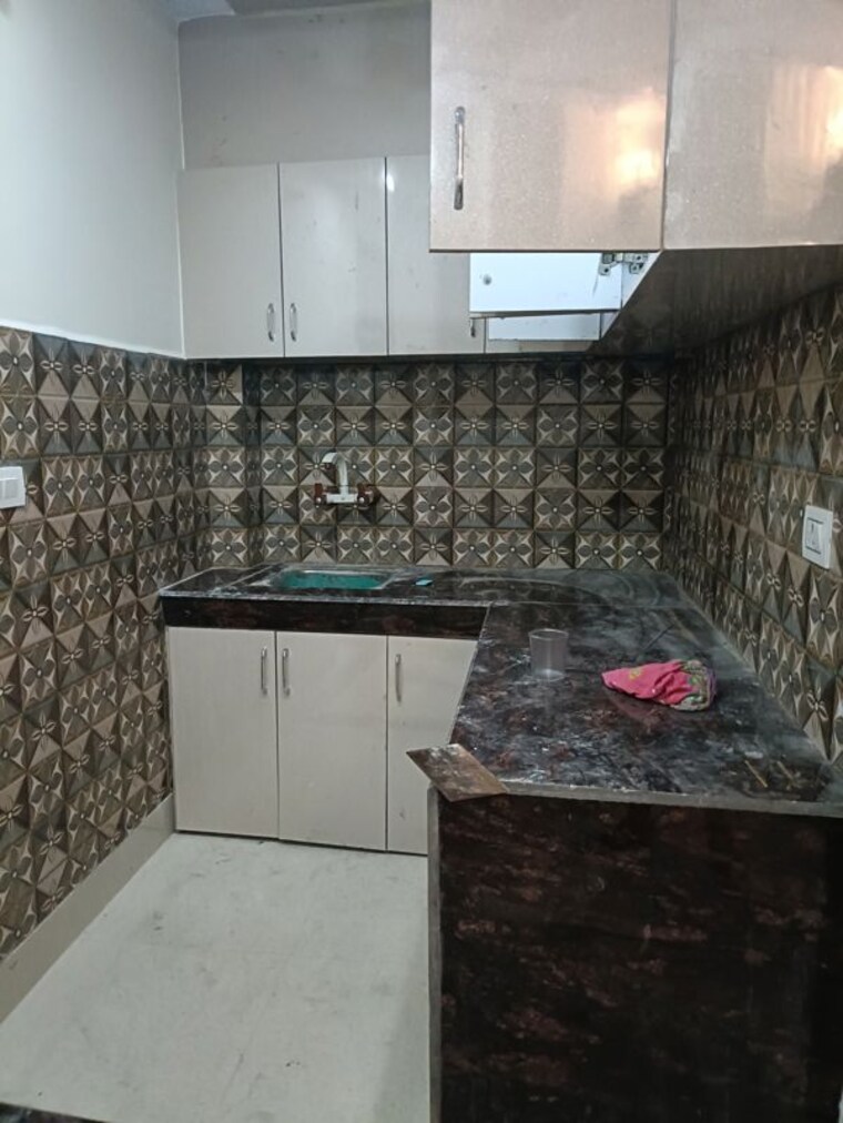 Kitchen, new ashok nagar 6+ Bedroom 50 Sq.Yd. Independent House In New Ashok Nagar Delhi 9653848