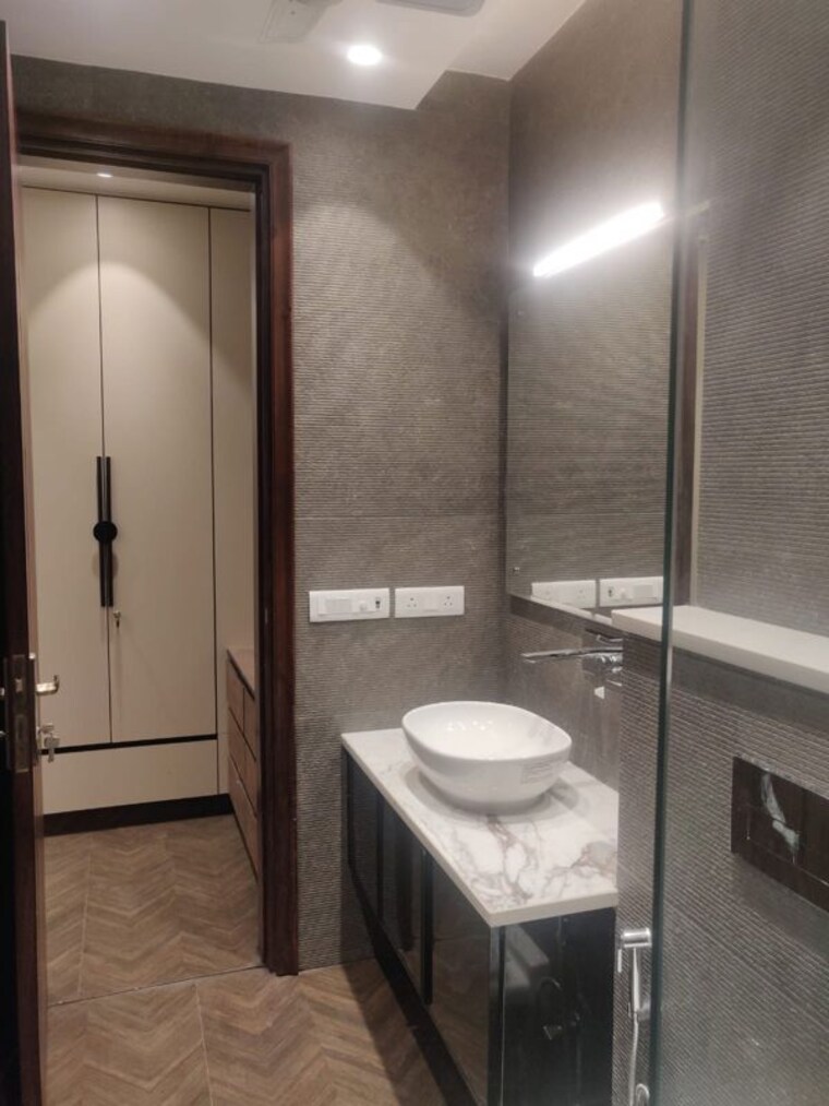 Bathroom, sushant lok i 3 Bedroom 215 Sq.Yd. Builder Floor In Sushant Lok I Gurgaon 10457989