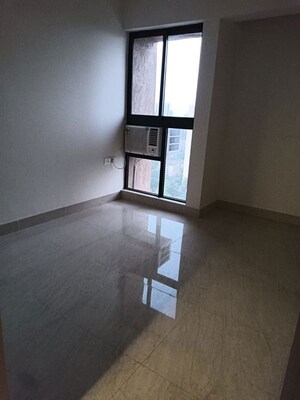 Room in 2 BHK Apartment at Lodha Lakeshore Greens, Dombivli East – for Rent