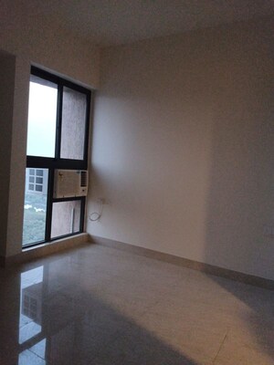 Room in 2 BHK Apartment at Lodha Lakeshore Greens, Dombivli East – for Rent