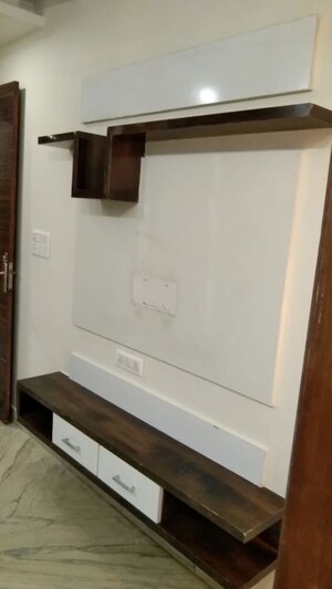 Furnished Amenities in 2 BHK Builder Floor at Dwarka Mor – for Rent