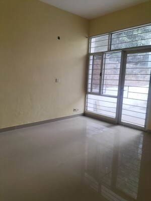 Room in 2 BHK Villa at Sushant Golf City – for Rent