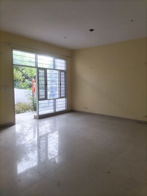 Room in 2 BHK Villa at Sushant Golf City – for Rent