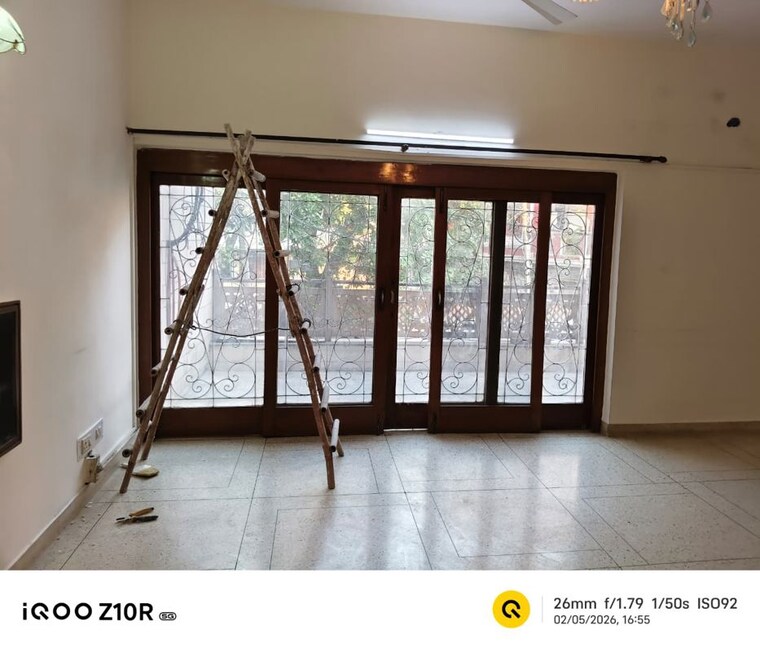 Room, naraina 3 Bedroom 200 Sq.Yd. Builder Floor In Naraina Delhi 10458043
