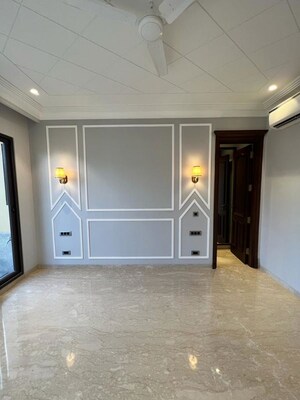 Room in 3 BHK Builder Floor at Sector 57 – for Rent