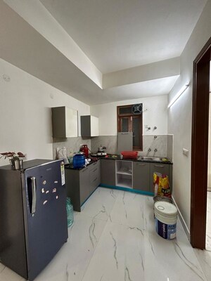 Team Area in 3 BHK Apartment at Saket – for Rent