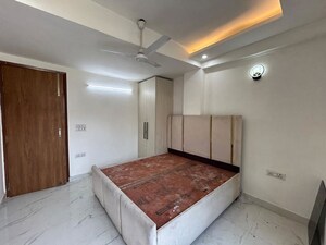 Room in 3 BHK Apartment at Saket – for Rent