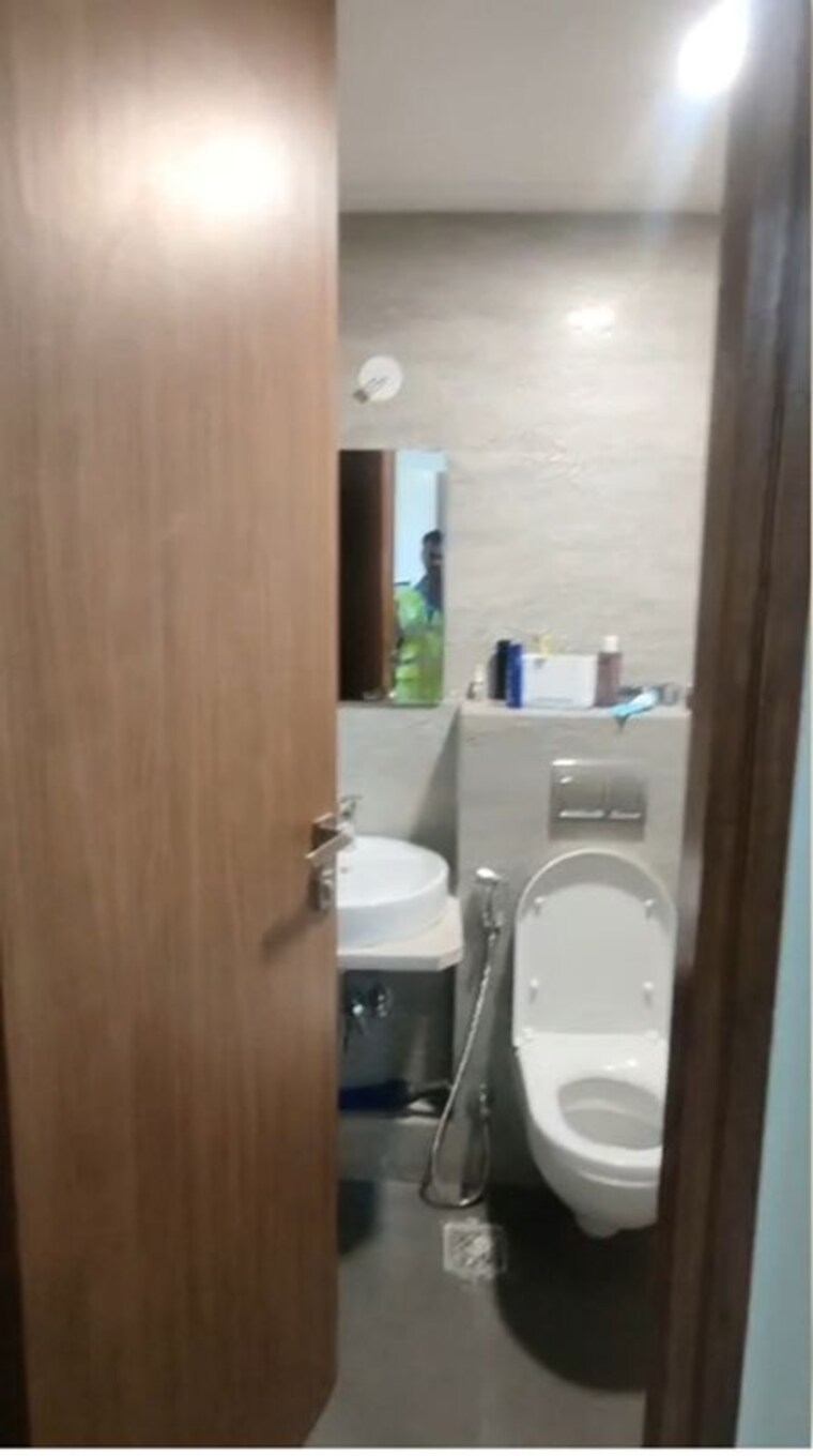 Bathroom, hubtown-seasons 2 Bedroom 845 Sq.Ft. Apartment In Chembur Mumbai 10458065