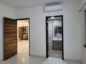 Room in 3 BHK Apartment at Jayabheri The Summit, Narsingi – for Rent