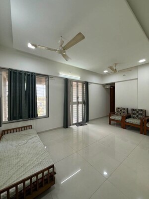 2 BHK Apartment For Rent in Divine Palm Springs, Wakad