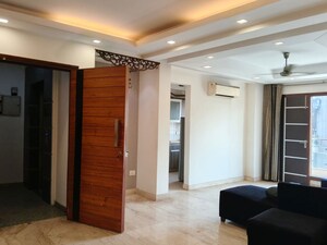 Room in 3 BHK Builder Floor at Sushant Lok Iii – for Rent