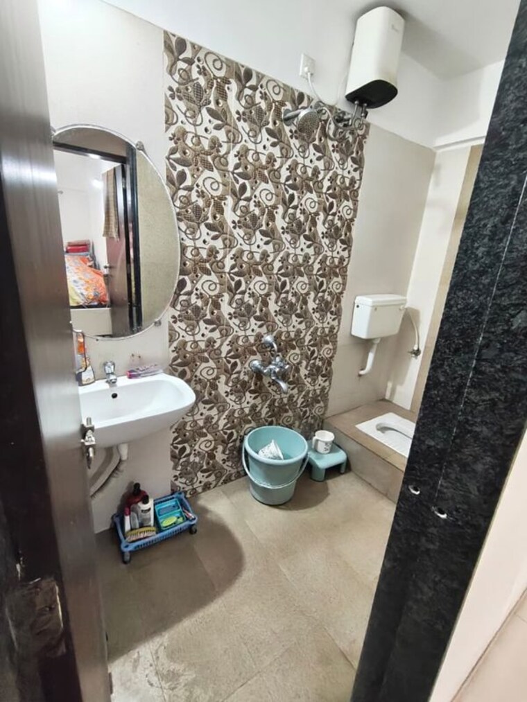 Bathroom, wakad 2 Bedroom 950 Sq.Ft. Apartment In Wakad Pune 10458159