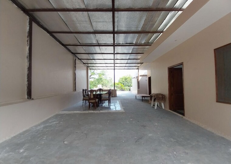 Terrace, sector 31 4 Bedroom 200 Sq.Mt. Independent House In Sector 31 Noida 10458174