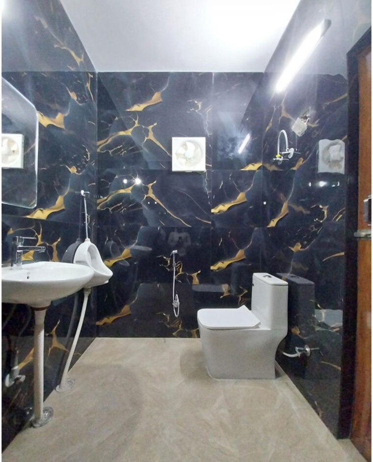 Washroom, sector 31 4 Bedroom 200 Sq.Mt. Independent House In Sector 31 Noida 10458174