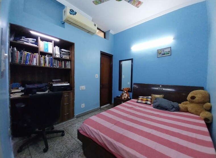 Bedroom, sector 31 4 Bedroom 200 Sq.Mt. Independent House In Sector 31 Noida 10458174