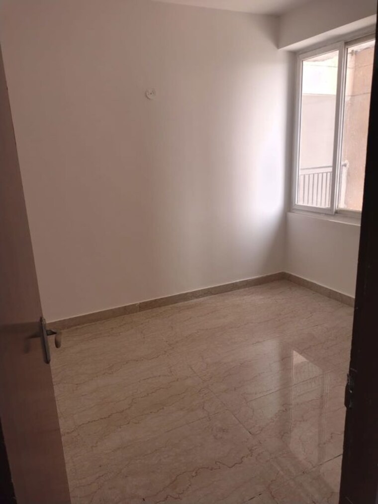 Room, amrapali-zodiac 2.5 Bedroom 1075 Sq.Ft. Apartment In Sector 120 Noida 10458195