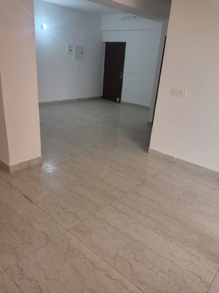 Room, amrapali-zodiac 2.5 Bedroom 1075 Sq.Ft. Apartment In Sector 120 Noida 10458195