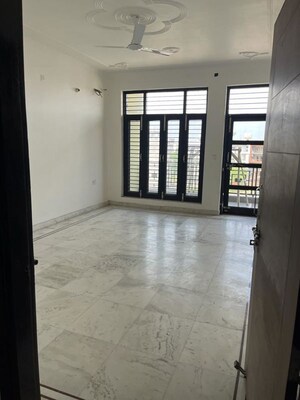 4 BHK Builder Floor For Rent in Sector 85
