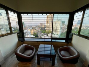 Team Area in 3 BHK Apartment at Prabhadevi – for Rent