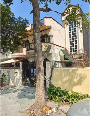 6+ BHK Independent House – Exterior View View at Sector 31 - for Sale