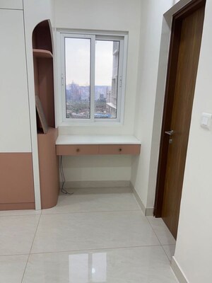 Room in 2.5 BHK Apartment at Aparna Sarovar Zenith, Nallagandla – for Rent