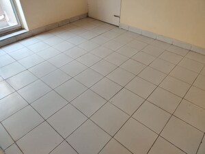 Room in 3 BHK Apartment at DLF Exclusive Floors Owners Society, Sector 53 – for Rent