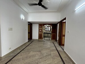 Room in 4 BHK Apartment at Sector 11 Dwarka – for Sale