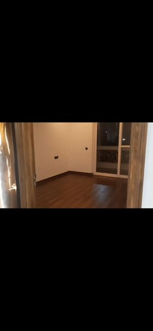 Room in 4 BHK Builder Floor at BPTP Eden Estate, Sector 81 – for Rent