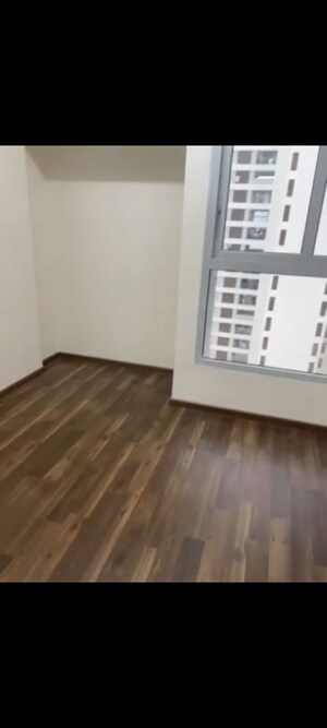 Room in 2 BHK Apartment at Piramal  Vaikunth Cluster 4, Balkum Pada – for Rent