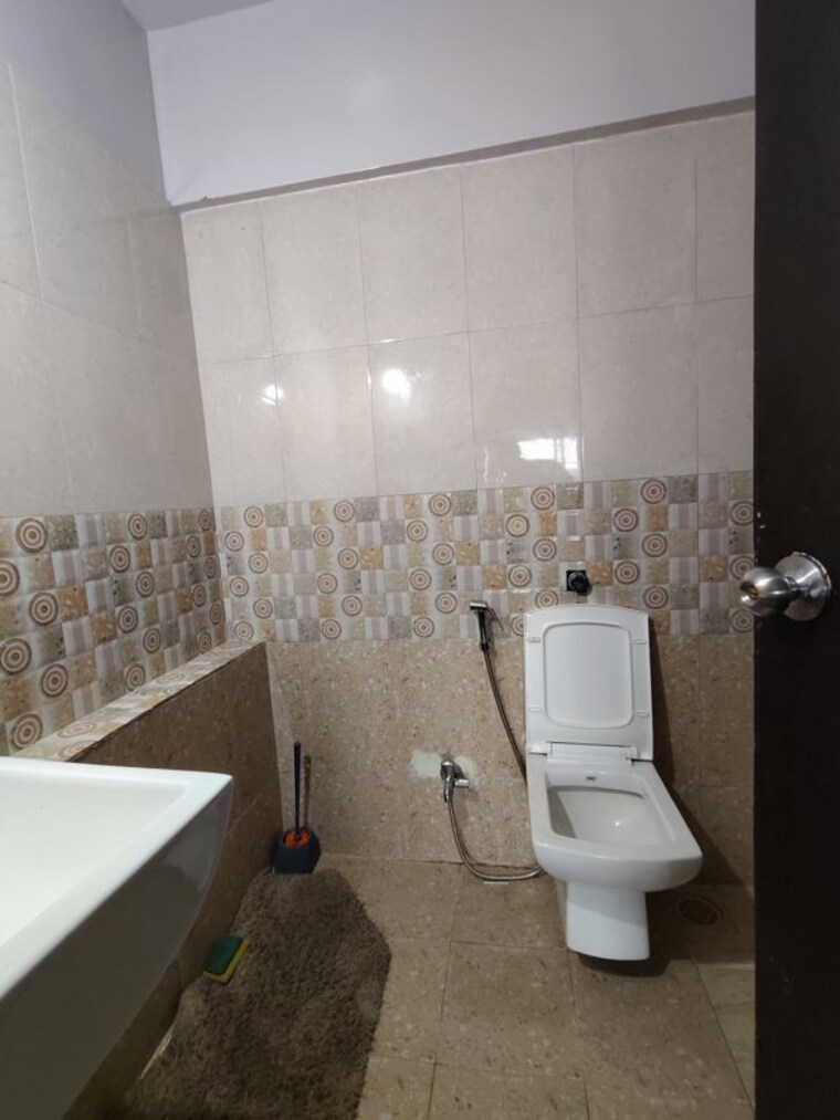 Bathroom, kumar-kruti 2 Bedroom 1100 Sq.Ft. Apartment In Kalyani Nagar Pune 10458284