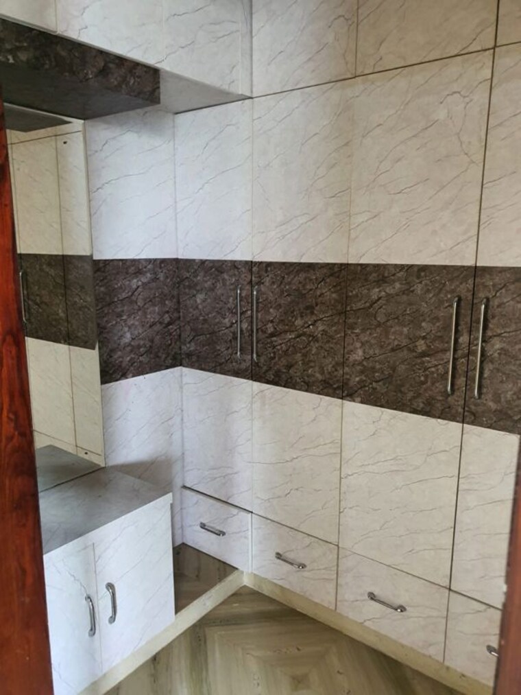 Bathroom, sector 75 3 Bedroom 300 Sq.Yd. Builder Floor In Sector 75 Faridabad 10458314