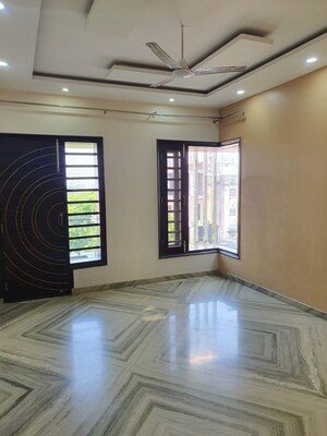 3 BHK Builder Floor For Rent in Sector 75