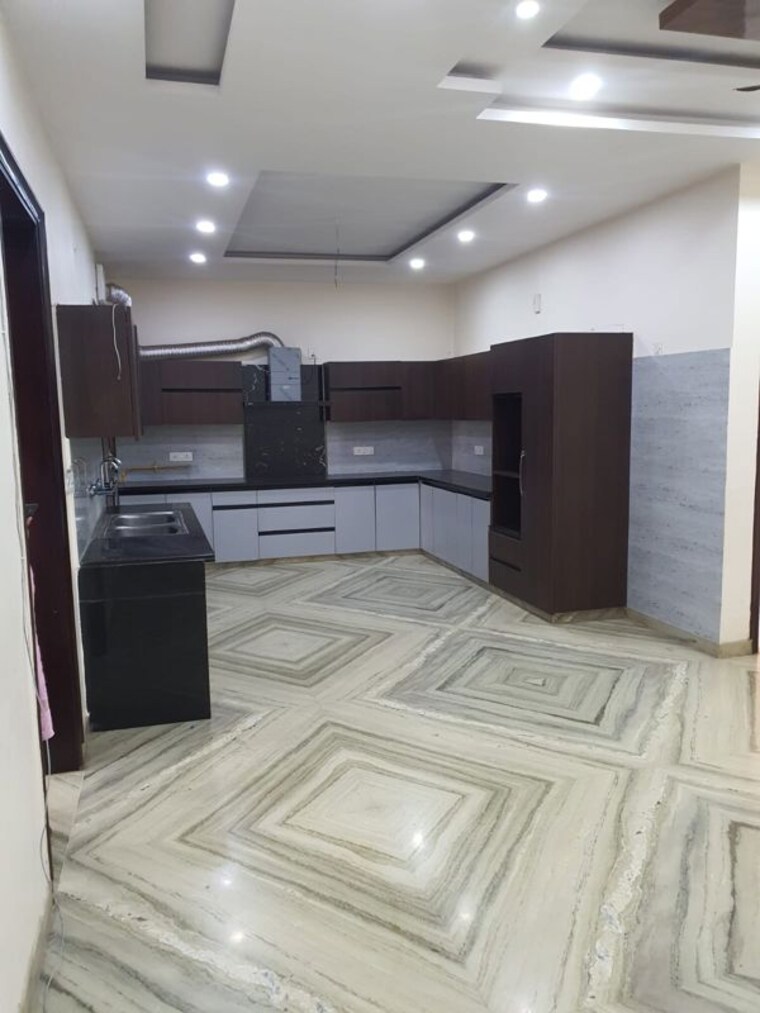Kitchen, sector 75 3 Bedroom 300 Sq.Yd. Builder Floor In Sector 75 Faridabad 10458314