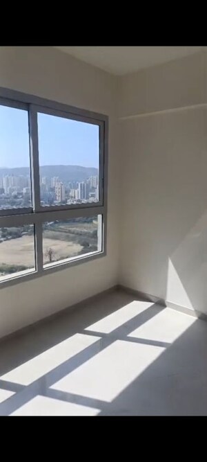 Room in 4 BHK Apartment at Piramal  Vaikunth Cluster 4, Balkum Pada – for Rent