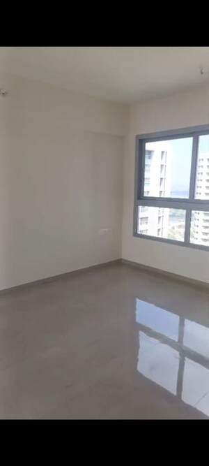 Room in 4 BHK Apartment at Piramal  Vaikunth Cluster 4, Balkum Pada – for Rent