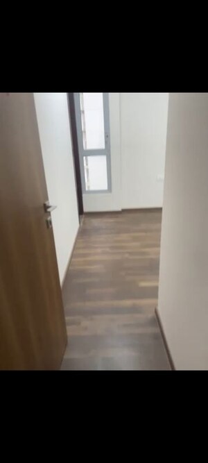 Room in 4 BHK Apartment at Piramal  Vaikunth Cluster 4, Balkum Pada – for Rent