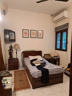 Bedroom in 3 BHK Builder Floor at Alaknanda – for Sale