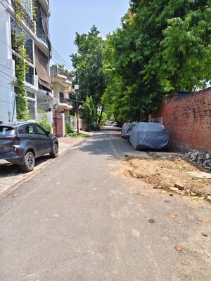   Plot at Jankipuram – for Sale