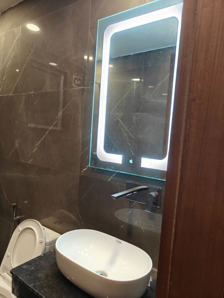 Bathroom, vipul-world-floors 3 Bedroom 240 Sq.Yd. Builder Floor In Sector 48 Gurgaon 10458336
