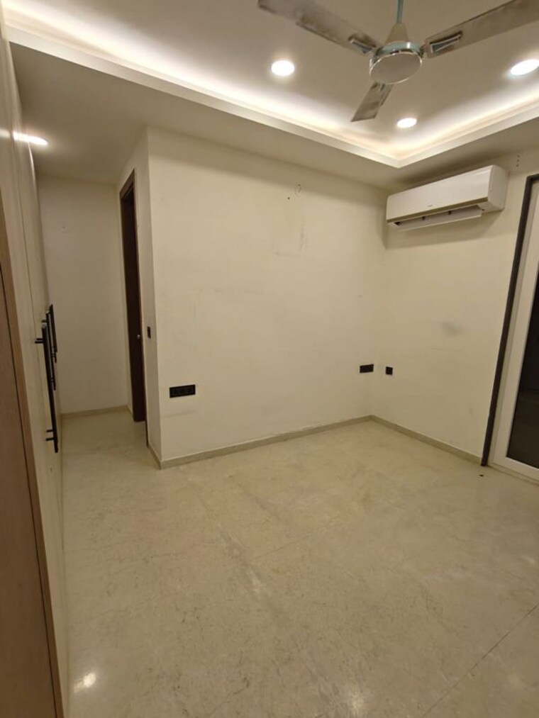 Room, vipul-world-floors 3 Bedroom 240 Sq.Yd. Builder Floor In Sector 48 Gurgaon 10458336