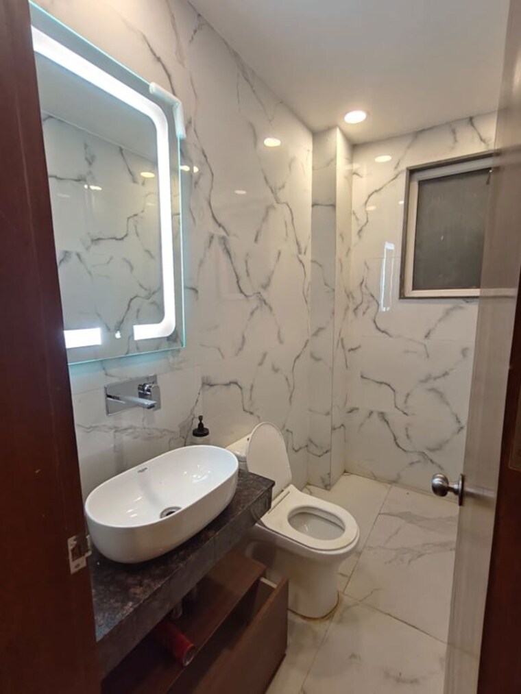 Bathroom, vipul-world-floors 3 Bedroom 240 Sq.Yd. Builder Floor In Sector 48 Gurgaon 10458336