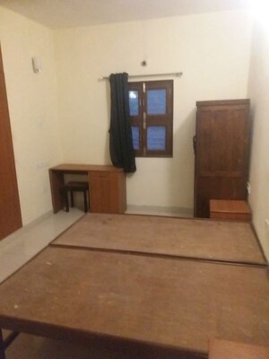 Room in 3 BHK Builder Floor at Alaknanda – for Sale