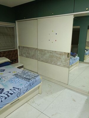 Bedroom in 1.5 BHK Apartment at Maimoon Apartment, Prabhadevi – for Rent