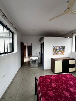 Bedroom in 5 BHK Builder Floor at Ucassaim – for Rent