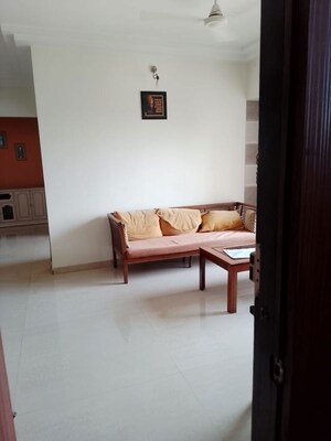 Furnished Amenities in 1 BHK Apartment at Dheeraj Solitaire Malad, Malad West – for Rent