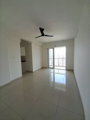 Room in 2 BHK Apartment at Dosti Eastern Bay, Wadala – for Sale