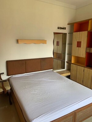 Bedroom in 3 BHK Apartment at Raheja Sherwood, Goregaon East – for Rent